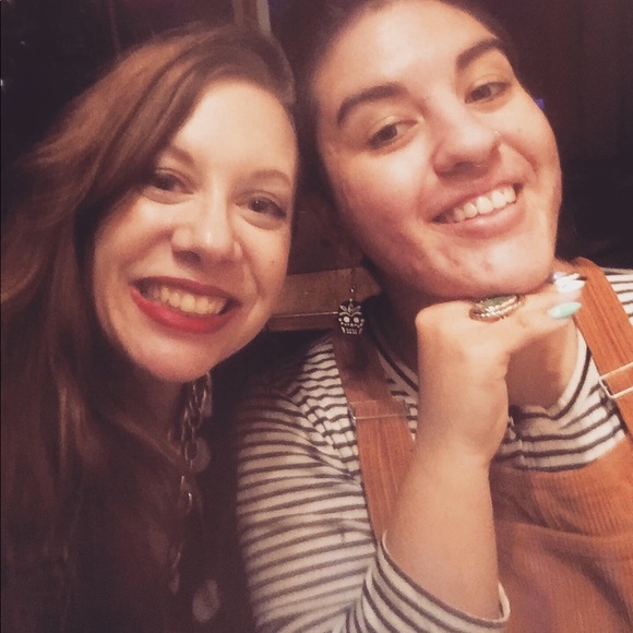 Meet your Posher, Jennifer - Picture 3 of 8